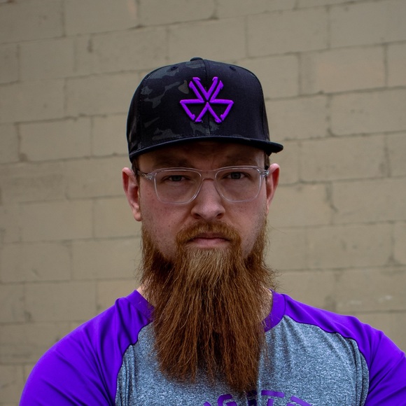 Looking to blend in...
Want a fierce look?
This camo snapback is what you need. - Picture 2 of 3